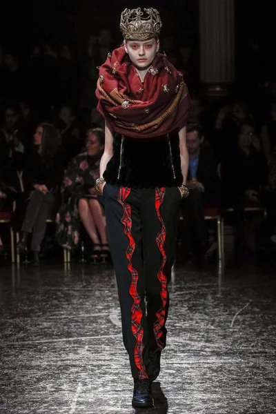 Look 2